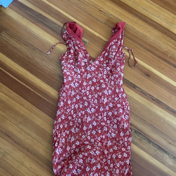 Ownley Tulip Dress Midi Red Floral - Picture 3 of 3
